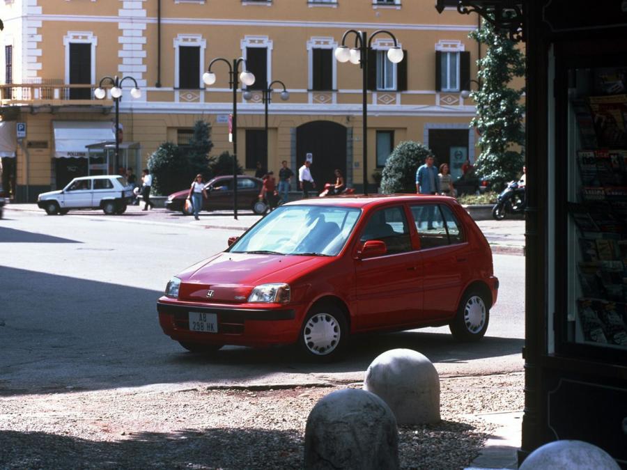  Honda Logo 5-Door 1996 года  (фото 2 из 8)
